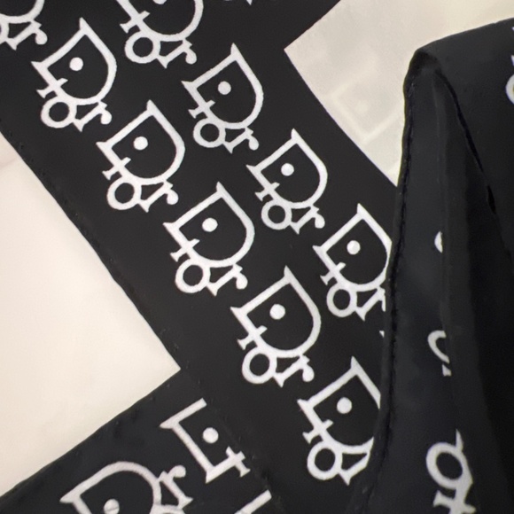 Silk Christian Dior scarf. - Picture 2 of 6